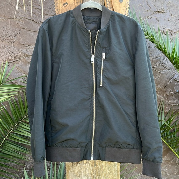 Men’s H&M Bomber Jacket in black - Picture 5 of 6